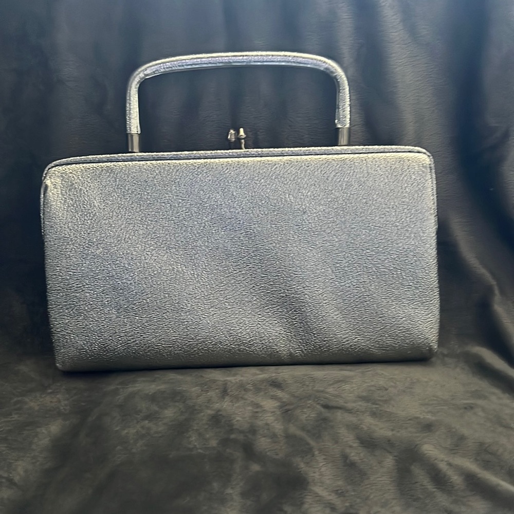 👛 Vintage Silver metallic clutch purse with retractable handle 👛